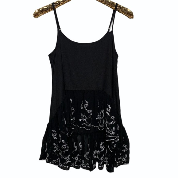 MINKPINK Ruffled HighLow Ruffled Tunic Top - Picture 2 of 8